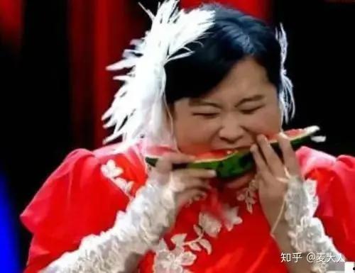 娱乐吃瓜君贾玲,娱乐吃瓜界的“瓜王”，揭秘娱乐圈幕后故事
